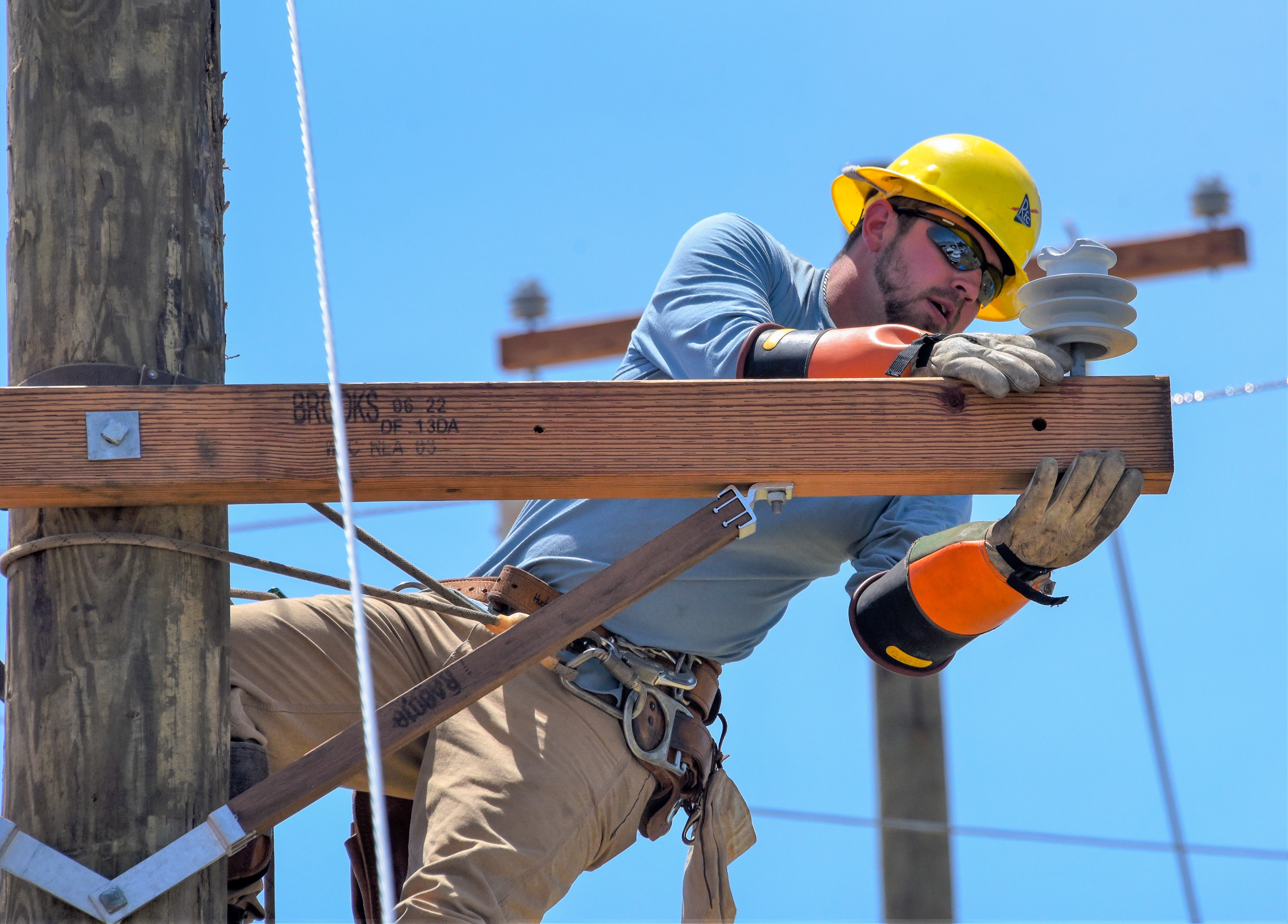 Lineworker CL April 2026 Cover