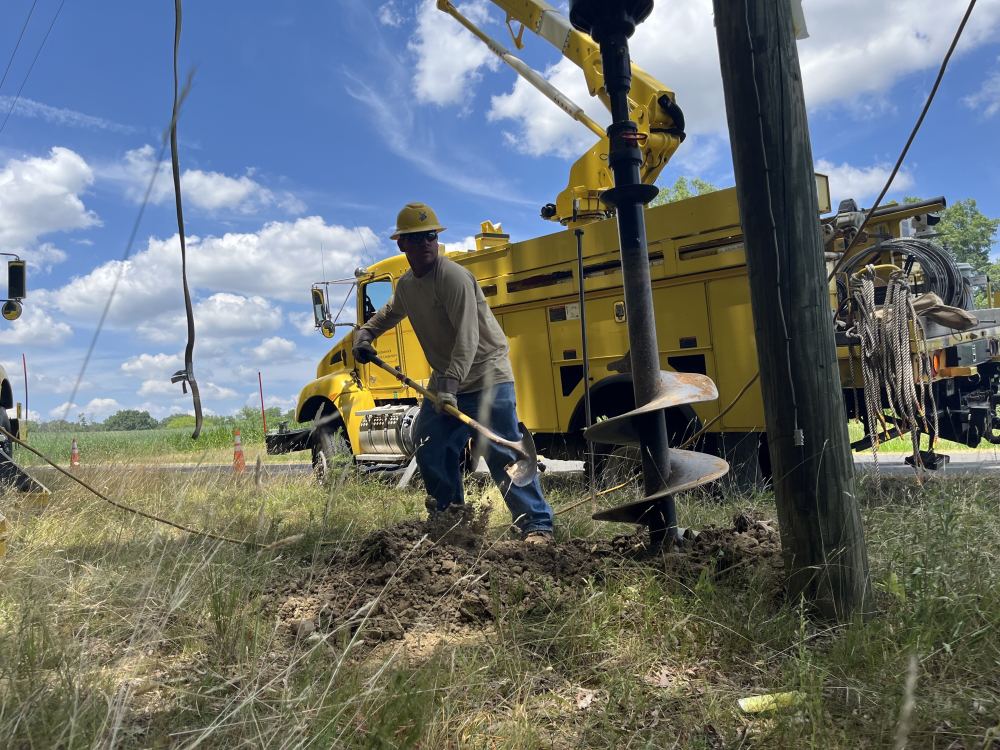Lineman Digger Cover