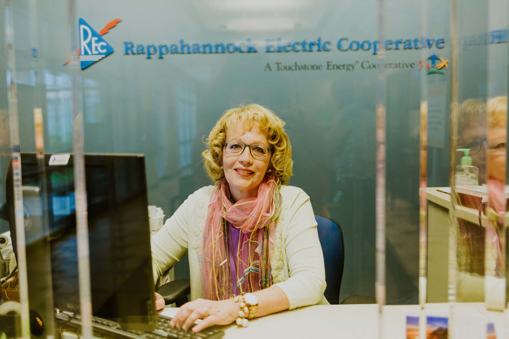 https://www.myrec.coop/sites/default/files/revslider/image/Member_Servcie_Rep.jpg