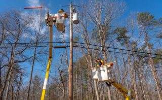 April CL_Story_Lineworker Cover