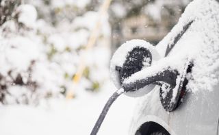 charging an EV in the cold